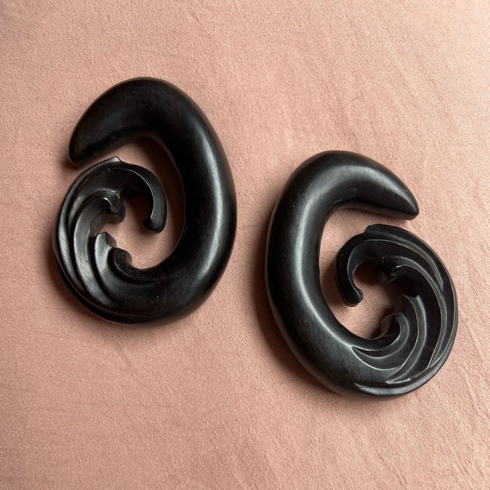 Diablo Organics 3/4” wooden carved wave ear weights